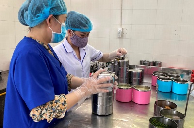 sử dụng suất ăn phù hợp bệnh lý khi nằm viện